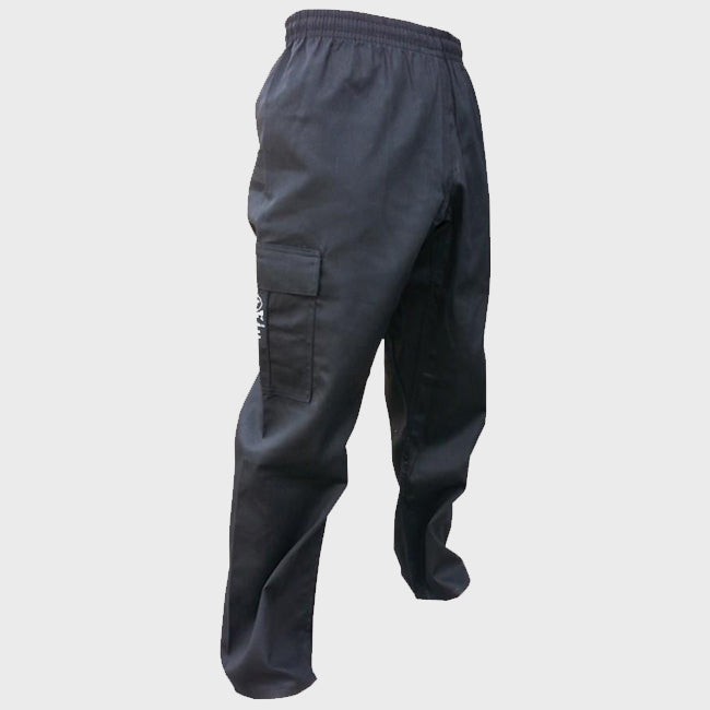 Zett Cargo Karate Pants in black with side pockets