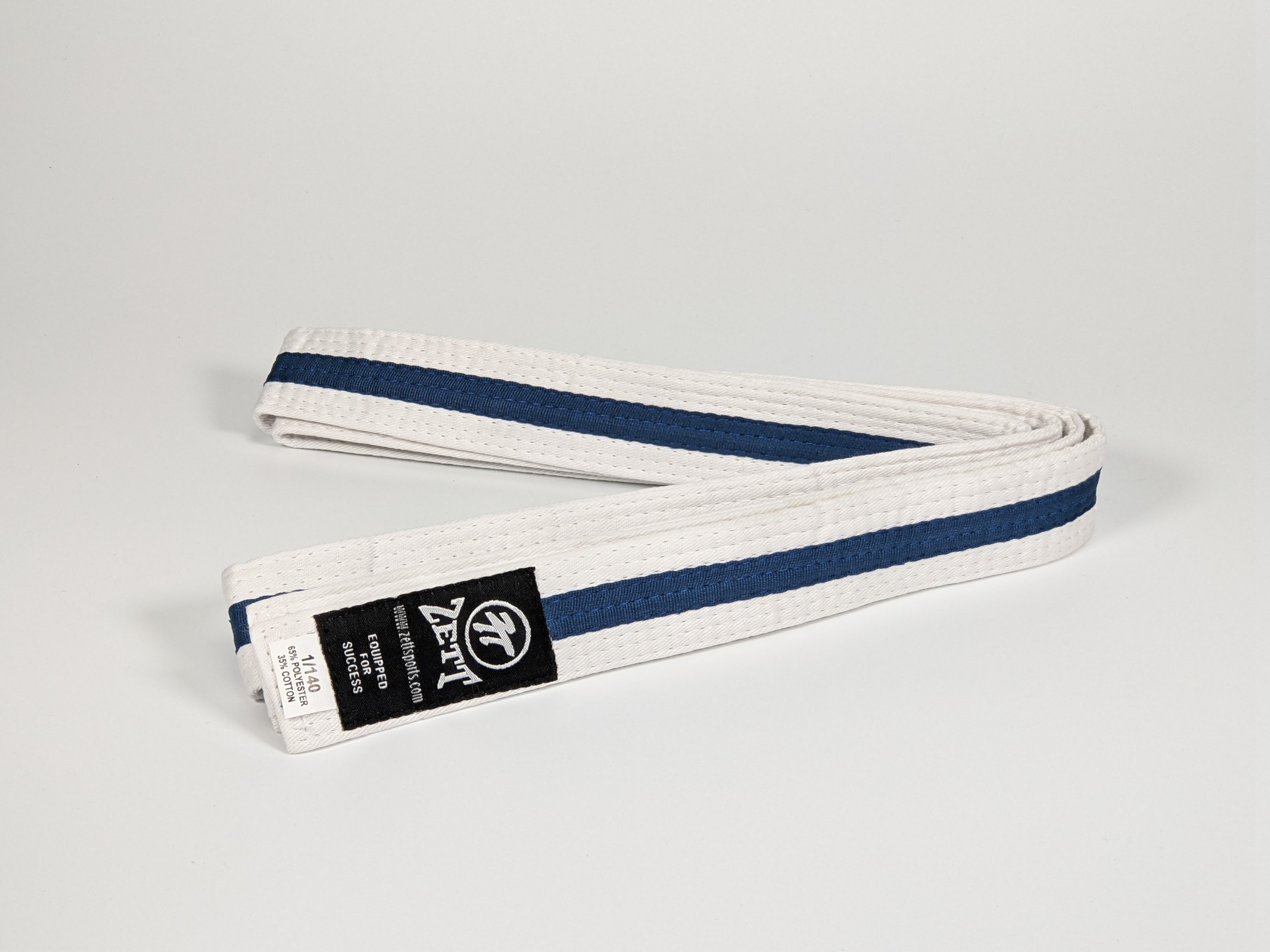 Zett white belt with blue stripe
