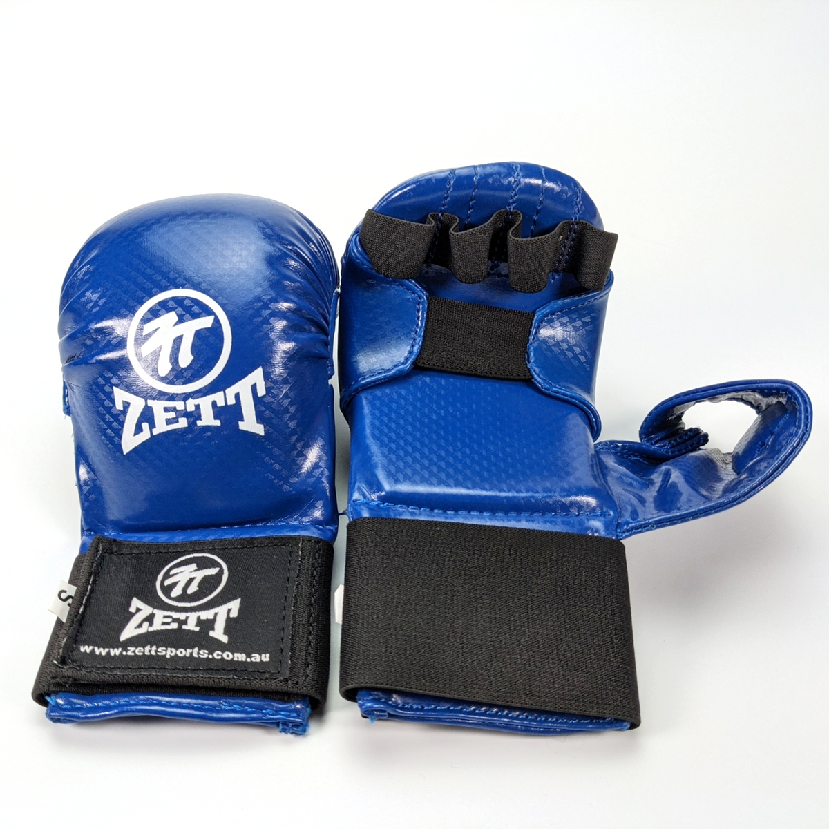 Zett Karate open hand gloves, back view