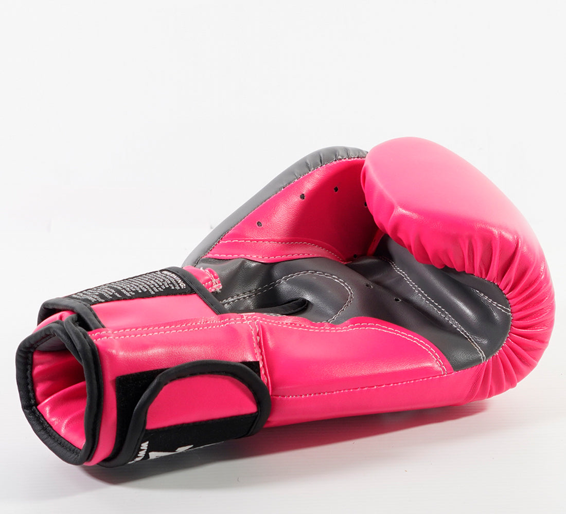 Zett Classic boxing gloves in black, side profile