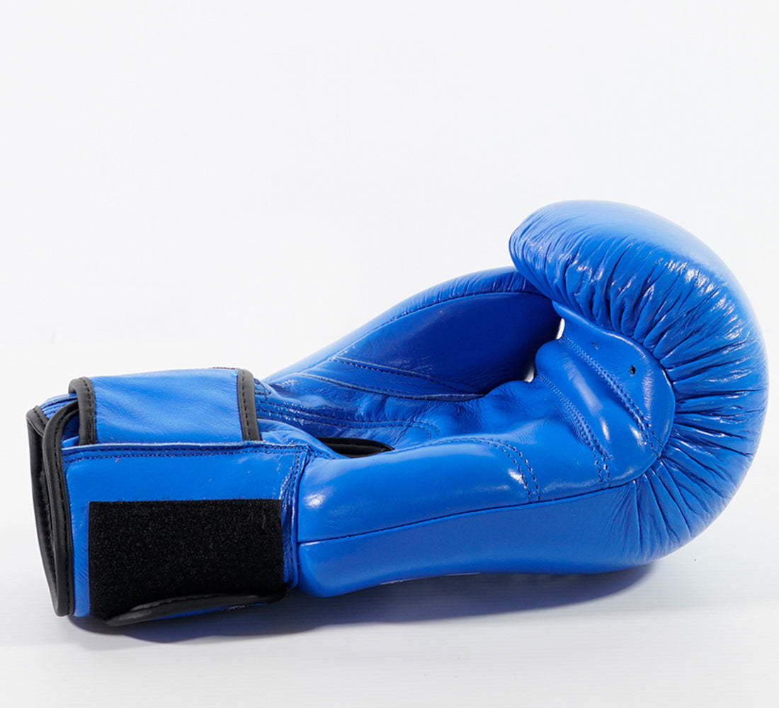 Zett K.O leather boxing gloves, angled view