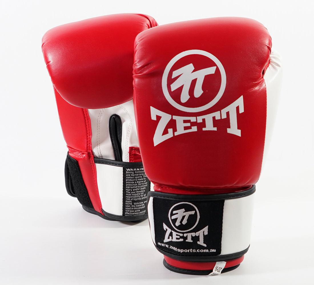 Zett Classic boxing gloves in black, palm view
