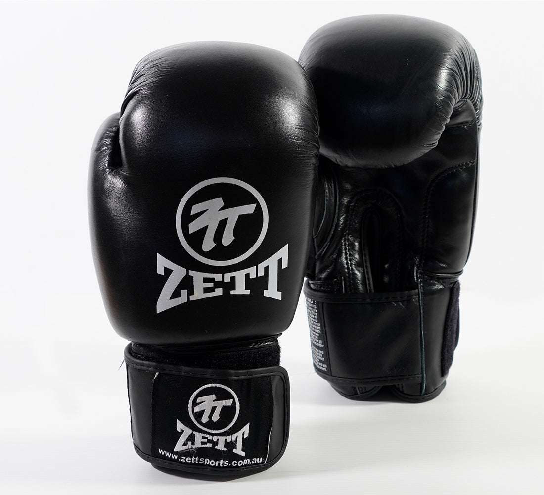 Zett K.O leather boxing gloves, knuckle detail